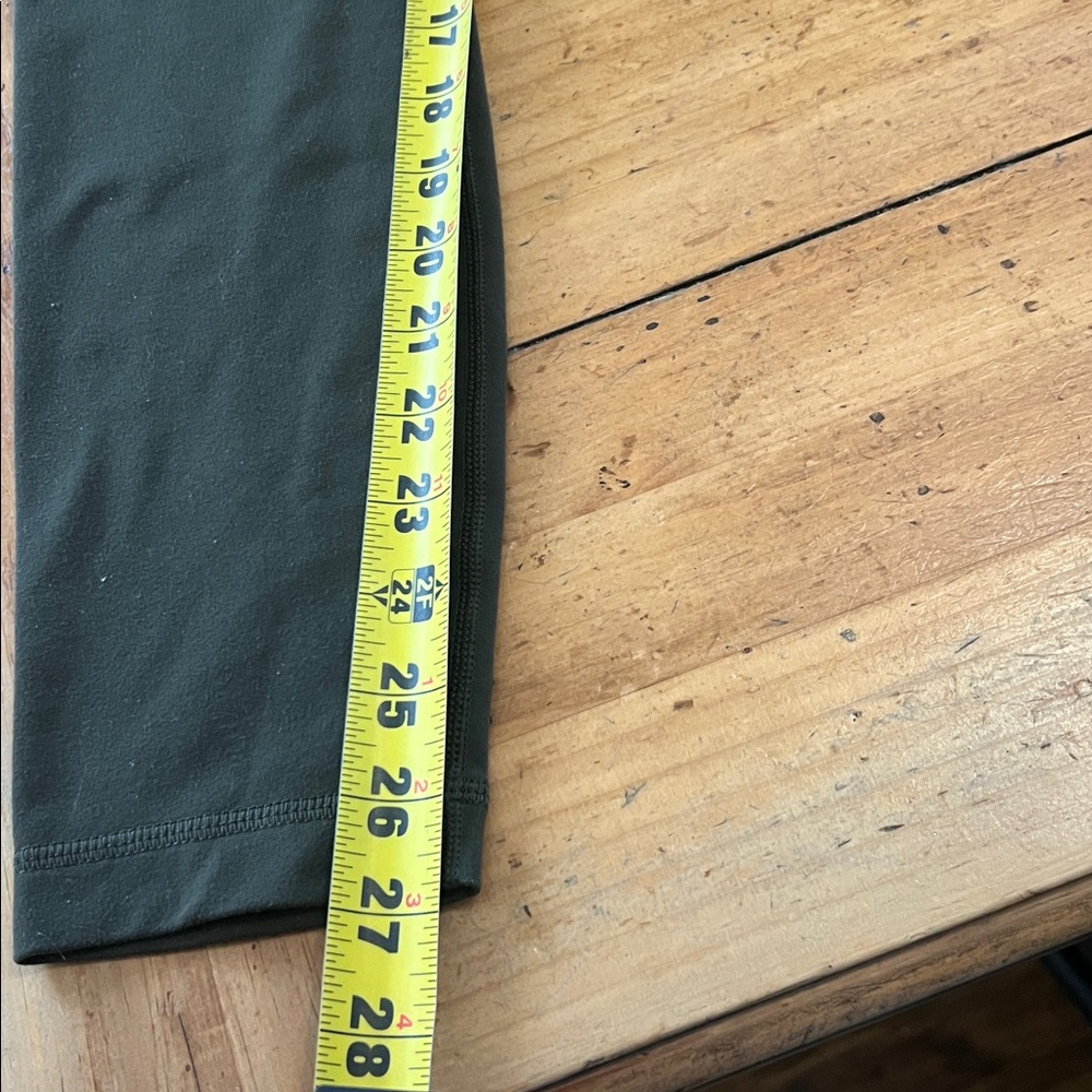 Lululemon Align super-high rise size 4 - Picture 7 of 13
